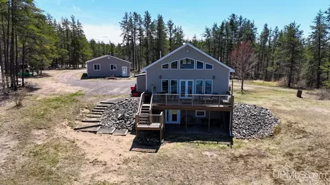 1430 E Provost Lk, Skandia, MI 49885