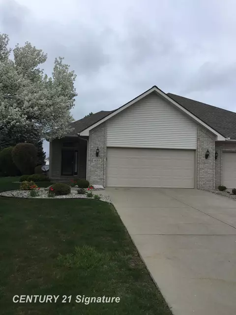 4055 Creekwood Cir, Bay City, MI 48706