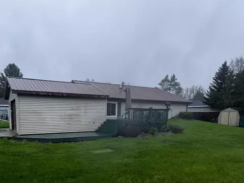 602 Anchor, Gladwin, MI 48624 photo 3