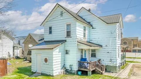 Exterior - 210 S 8th, Escanaba, MI 49829 photo 3 of 3