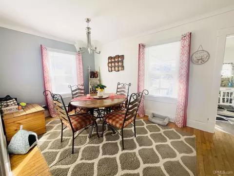 Dining - 210 S 8th, Escanaba, MI 49829 photo 2 of 3