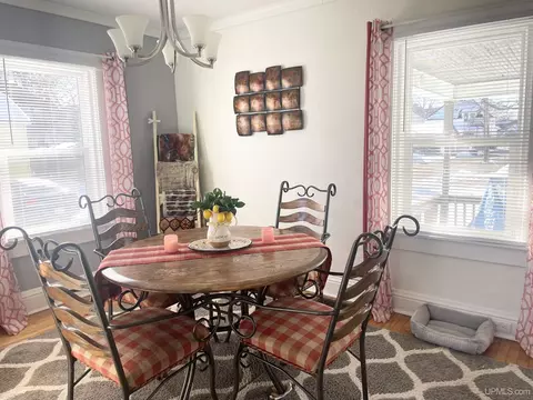 Dining - 210 S 8th, Escanaba, MI 49829 photo 3 of 3