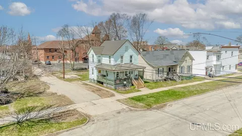 View/Area - 210 S 8th, Escanaba, MI 49829 photo 1 of 3