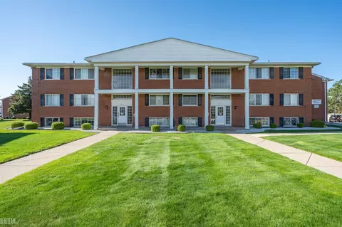 8210 Crestview, Sterling Heights, MI 48312