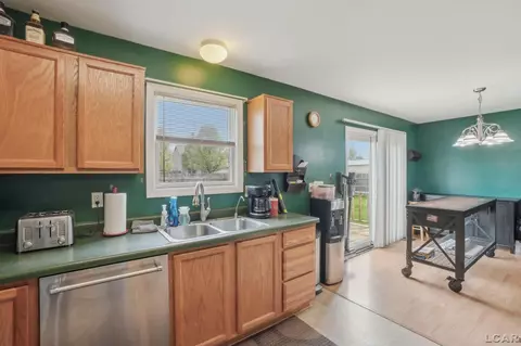 2924 E Vly, Adrian, MI 49221 photo 8