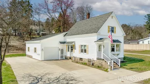 956 Main, Niagara, WI 54151