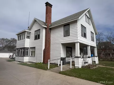 321 N Front, Marquette, MI 49855