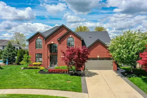 20081 Newcastle, Macomb, MI 48044
