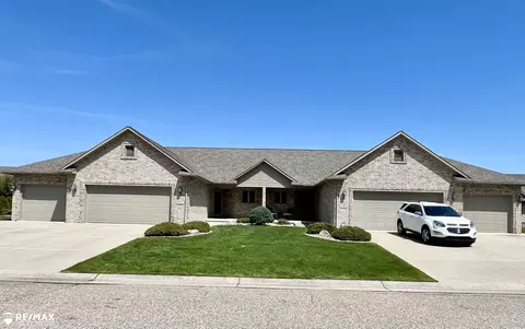 5335 Wyndemere Cmn, Swartz Creek, MI 48473