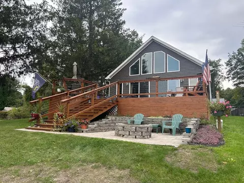 1523 Pratt Lk, Gladwin, MI 48624