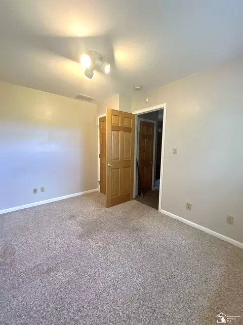 Bedroom - 276 E Rauch, Temperance, MI 48182 photo 4 of 5