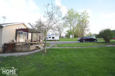 Exterior - 1244 S Pearce, Owosso, MI 48867 photo 4 of 5