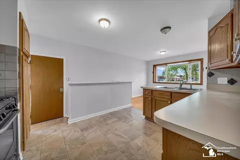 17502 Devonshire, Riverview, MI 48193 photo 6
