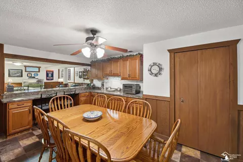 Dining - 645 N Roessler, Monroe, MI 48162 photo 3 of 5