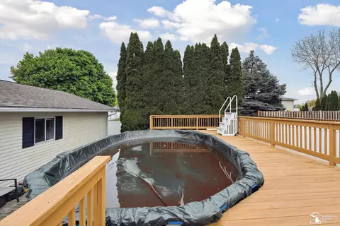 Exterior - 645 N Roessler, Monroe, MI 48162 photo 8 of 11