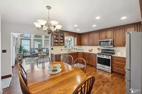 Kitchen - 645 N Roessler, Monroe, MI 48162 photo 5 of 6