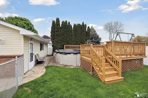 Exterior - 645 N Roessler, Monroe, MI 48162 photo 7 of 11