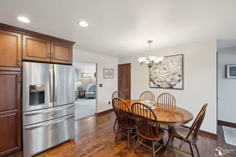 Dining - 645 N Roessler, Monroe, MI 48162 photo 1 of 5