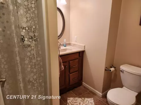 Bath - 213 Aberdeen, Flushing, MI 48433 photo 4 of 4
