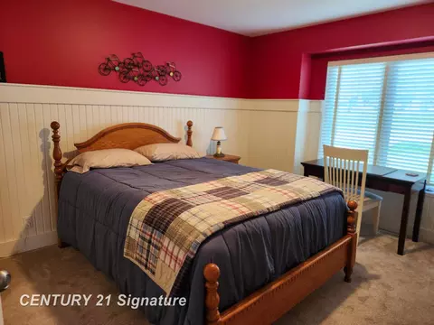 Bedroom - 213 Aberdeen, Flushing, MI 48433 photo 2 of 5