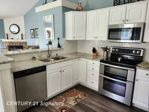 Kitchen - 213 Aberdeen, Flushing, MI 48433 photo 1 of 2