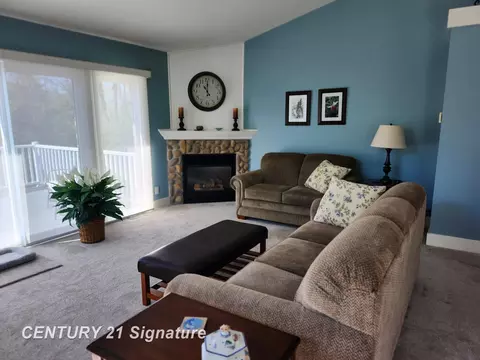 Living - 213 Aberdeen, Flushing, MI 48433 photo 1 of 1