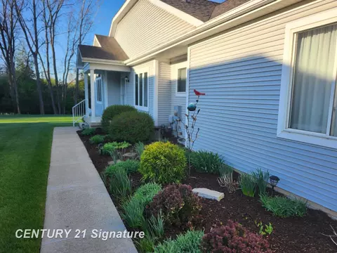 Exterior - 213 Aberdeen, Flushing, MI 48433 photo 2 of 5