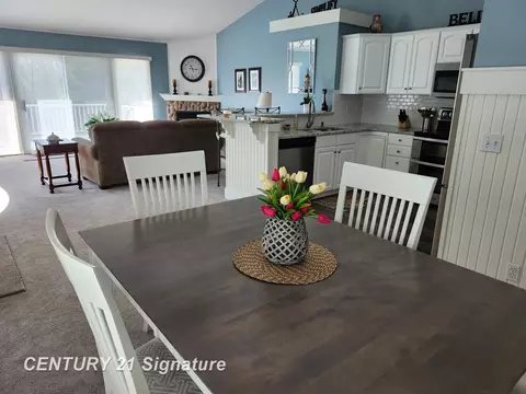 Dining - 213 Aberdeen, Flushing, MI 48433 photo 1 of 1