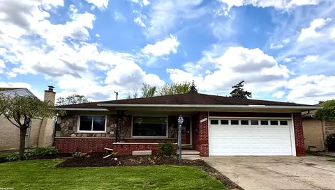 33773 Somerset, Sterling Heights, MI 48312