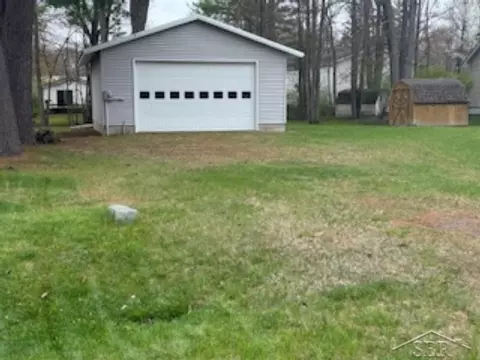 5603 N Easy, Sanford, MI 48657