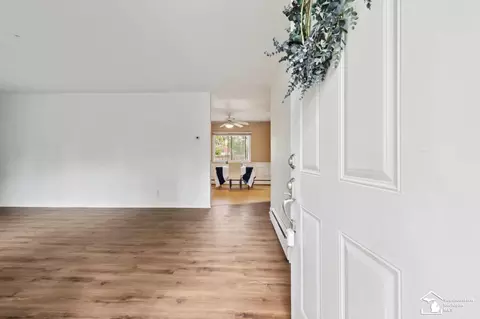 Entry Way - 7772 Apache, Temperance, MI 48182 photo 1 of 5