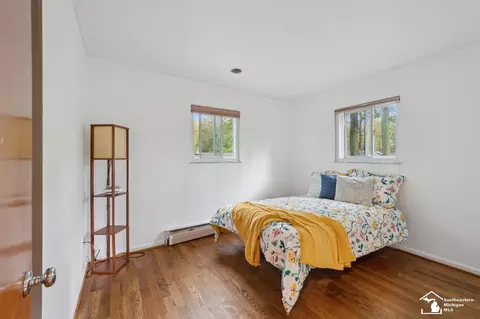 Bedroom - 7772 Apache, Temperance, MI 48182 photo 4 of 5