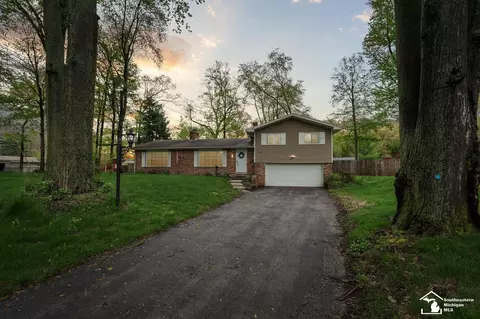 7772 Apache, Temperance, MI 48182