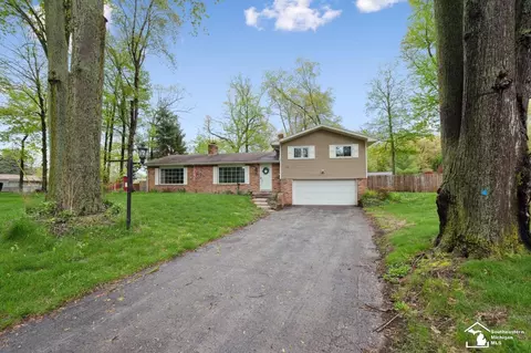 Exterior - 7772 Apache, Temperance, MI 48182 photo 1 of 9