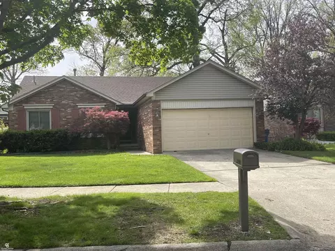 28089 Saint Louise, Warren, MI 48092