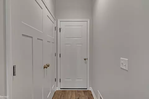 Entry Way - 11146 Brahms, Davison, MI 48423 photo 4 of 4
