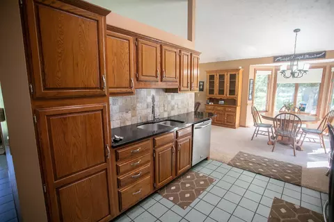 1975 Sun, Owosso, MI 48867 photo 5