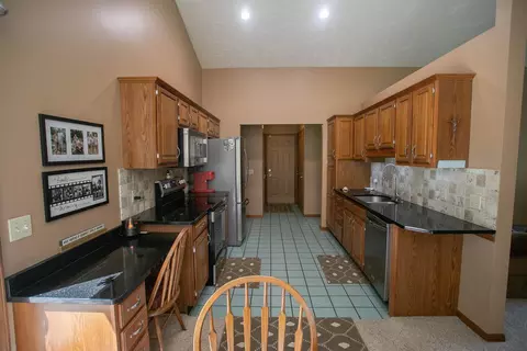 1975 Sun, Owosso, MI 48867 photo 7