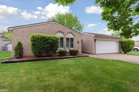 16060 Touraine, Clinton Township, MI 48038
