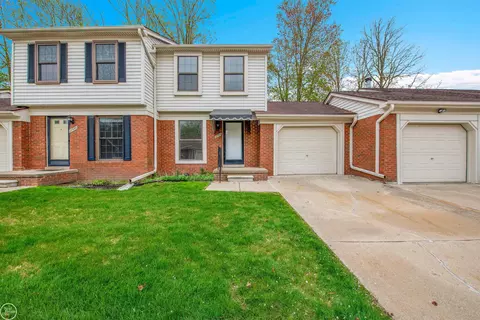 27976 Thorntree, Harrison Township, MI 48045