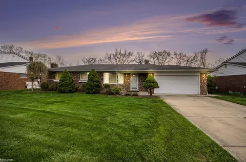 19112 Cheyenne, Clinton Township, MI 48036