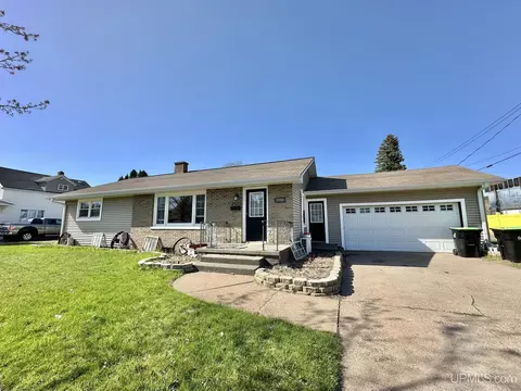 1400 W Hughitt, Iron Mountain, MI 49801