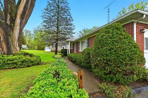 Exterior - 10654 Exeter, Carleton, MI 48117 photo 4 of 10