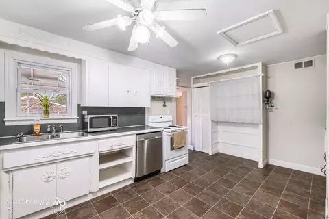 622 Charles, Davison, MI 48423 photo 7