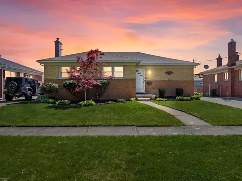 22458 E 10 Mile, Saint Clair Shores, MI 48080