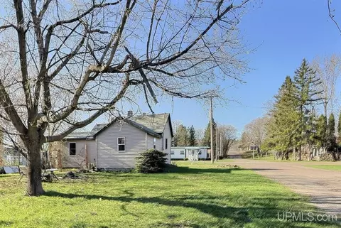 114 Elm, Greenland, MI 49929 photo 2