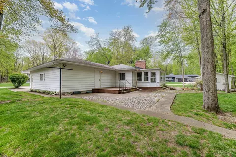 Exterior - 12232 Palatial, Freeland, MI 48623 photo 6 of 8