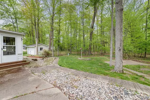Exterior - 12232 Palatial, Freeland, MI 48623 photo 5 of 8