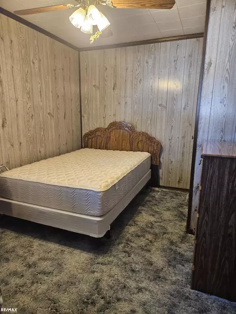 Bedroom - 11215 Edgemont, Warren, MI 48089 photo 2 of 2