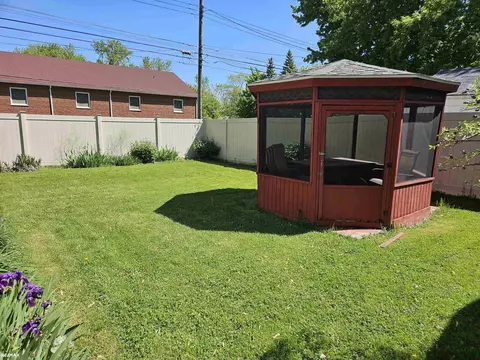 Exterior - 11215 Edgemont, Warren, MI 48089 photo 3 of 4